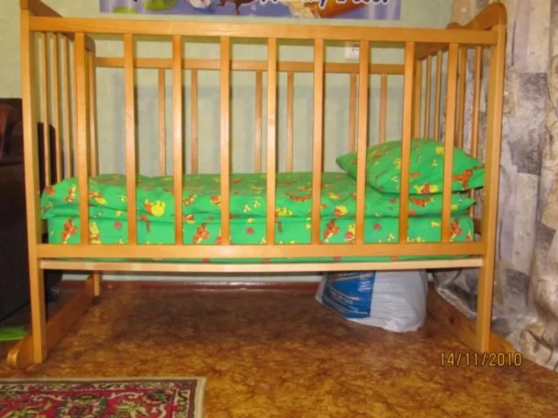 Продам кроватку детскую,  матрац (кокосовое волокно)